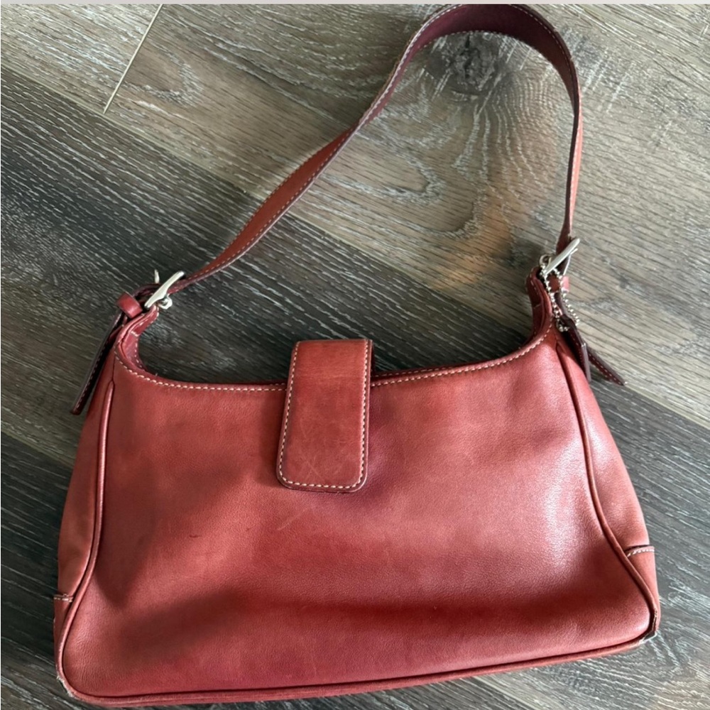 Coach Brown Leather Shoulder Bag with Classic Silhouette